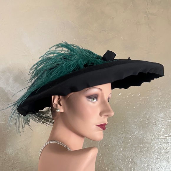 FASCINATING 1940s\' BLACK FELT WIDE BRIM HAT + LARGE AQUA OSTRICH FEATHER main image 12